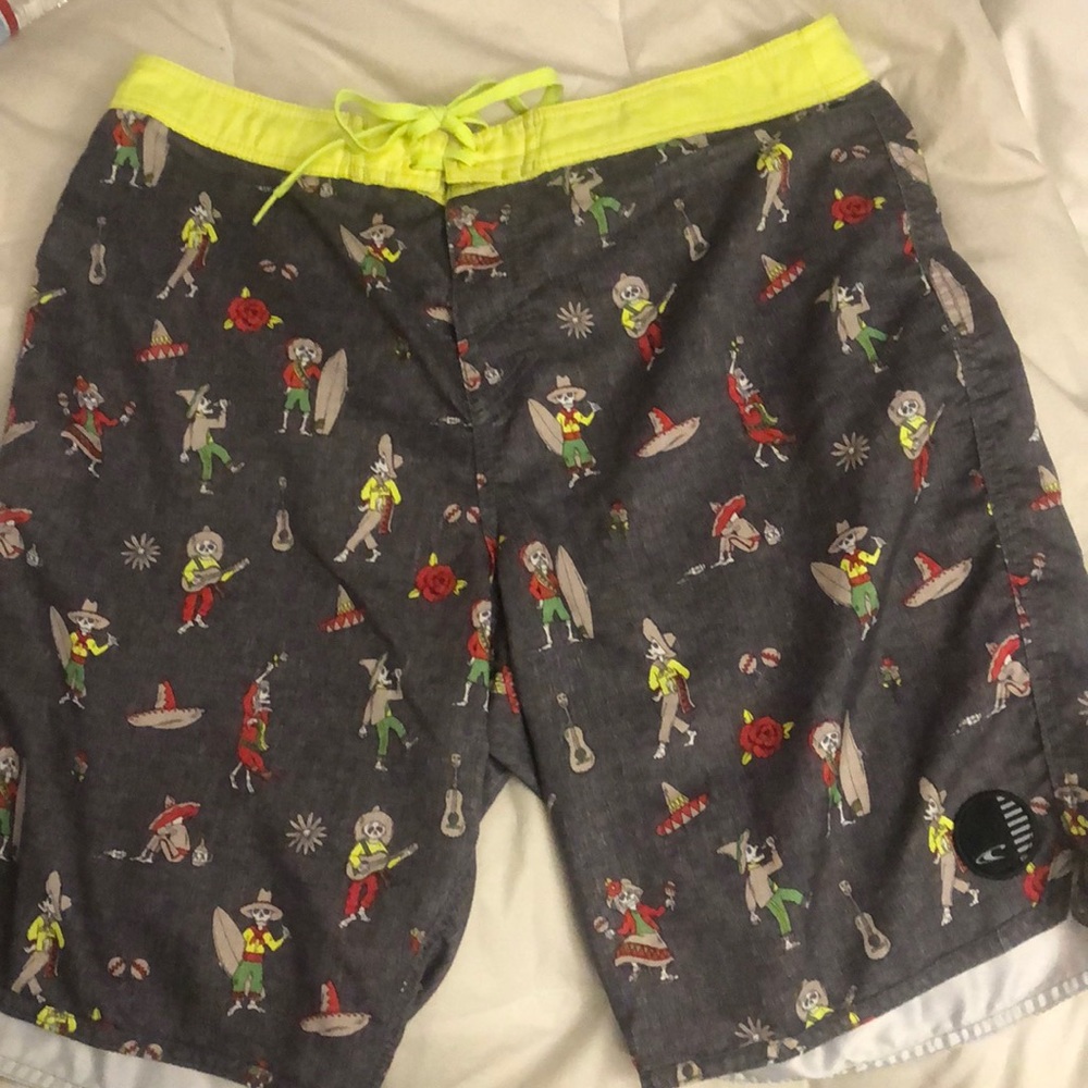 Men’s O’Neill board shorts size 34
